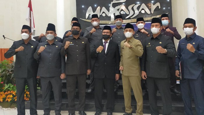 Walkot Makassar lantik 40 pejabat eselon III untuk urusi sampah