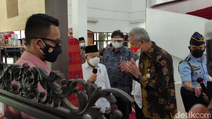 Wapres Maruf Amin usai memimpin rakor pengentasan kemiskinan