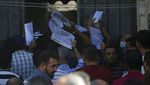 Warga Palestina Ramai-ramai Berebut Izin Kerja di Israel