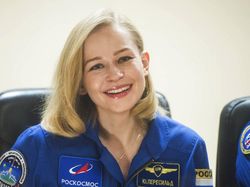 Sosok Aktris Cantik Rusia Berbakat yang Syuting di Antariksa