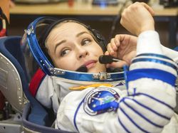 Sosok Aktris Cantik Rusia Berbakat yang Syuting di Antariksa