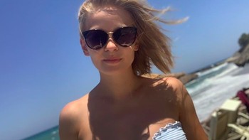 Sama seperti kosmonaut dan astronaut pada umumnya, kru film termasuk Yulia telah menjalani latihan untuk penerbangan luar angkasa. Mereka mengawali menjalani pelatihan di fasilitas Star City milik Roscosmos pada 1 Juni silam sampai kemudian terbang. Foto: Instagram