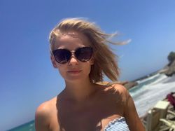 Sosok Aktris Cantik Rusia Berbakat yang Syuting di Antariksa