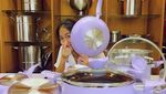 10 Pesona Chef Renatta Saat Asyik Memasak di Dapur