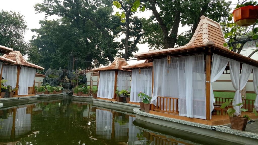 7 Tempat Makan Saung di Depok yang Cocok Buat Ngariung dan Makan Enak
