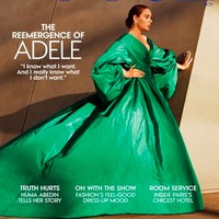 Adele is back! Lama absen dari pemotretan untuk media, Adele akhirnya menunjukkan batang hidungnya. Tak tanggung-tanggung, dua majalah langsung dijabaninya: Vogue Amerika Serikat (AS) dan Vogue Inggris untuk edisi November 2021. Ini adalah kali pertamanya dua majalah tersebut menampilkan cover star yang sama dalam waktu berbarengan. Untuk sampul Vogue AS, penyanyi 33 tahun itu menebar pesonanya dalam balutan gaun hijau megar dari Maison Valentino yang dirancang oleh desainer Pierpaolo Piccioli. (Foto: Instagram/@voguemagazine)