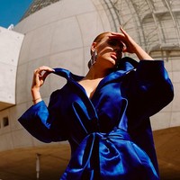 Kepada Vogue AS, Adele yang selama ini enggan untuk diwawancarai soal kehidupan pribadi bicara blak-blakan soal anak, percintaan, kecemasan akut, dan perceraiannya. Perpisahan dari suami diakuinya sebagai hal terberat, tapi sebuah kejadian yang berkaitan dengan putranya, Angelo, makin memperburuk situasi. (Foto: Instagram/@Voguemagazine)