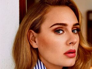 Adele Selipkan Obrolan Menyentuh dengan Anak di My Little Love