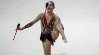 Tak hanya Rozanah Ghassani, pesenam Jawa Timur lain yang turut bertanding dalam final senam ritmik perorangan PON Papua ini adalah Ajeng Putri Pratiwi. Ajeng unjuk kemampuan dalam nomor alat gada final senam ritmik perorangan PON Papua.  
