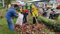 Dandim menyebut aksi bebersih ini agar tempat umum di Ciamis dalam keadaan bersih. Tapi tentunya itu sifatnya hanya sementara karena siang harinya pun akan kembali kotor.