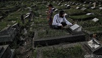 Di masa pandemi COVID-19 yang serba sulit ini membuat kesempatan Pian untuk mendapatkan pekerjaan baru semakin sulit. Memang harapannya dia ingin segera mendapatkan pekerjaan yang lebih baik ke depanya demi mempersiapkan masa depan yang terarah dan halal.