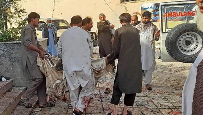 Bom bunuh diri meledak di Masjid Syiah Afghanistan (Foto: AFP)