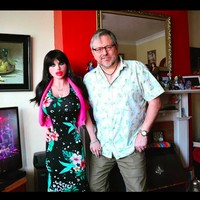 Dean telah mengoleksi boneka seks sejak 2016. Koleksi pertamanya dia namai Sarah. Foto: dok. Instagram/@deanabevan