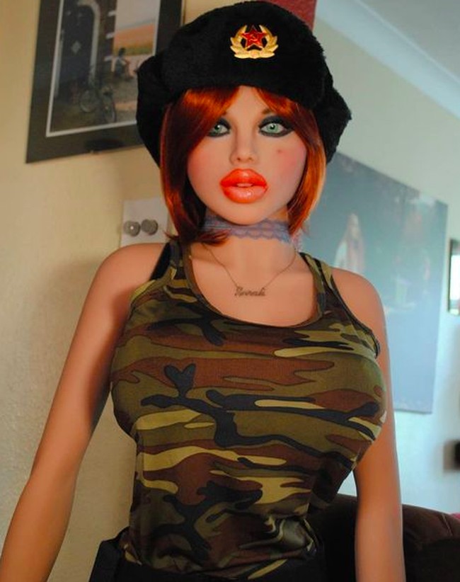 Inilah boneka seks Dean yang bernama Sarah. Penampilannya bahkan lebih seksi dari manusia. Foto: dok. Instagram/@deanabevan