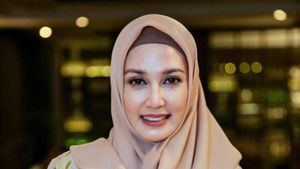Dina Lorenza Dijodohkan dengan Ariel NOAH, Ternyata Ia Jago Masak