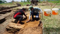 Penelitian ini juga untuk mengungkap fungsi bangunan di Situs Watu Kucur sekaligus tahun pembangunannya.