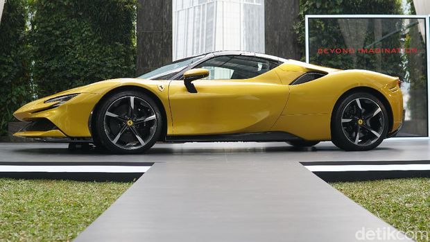 Ferrari SF90 Spider Ferrari SF90 Spider