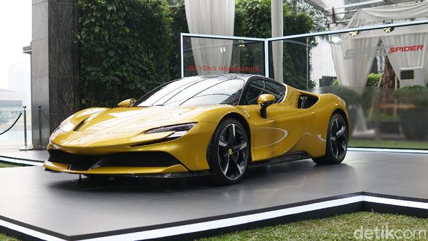 Ferrari SF90 Spider