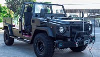 Rangka yang kokoh terbuat dari baja serta aluminum alloy, kendaraan ini dilengkapi dengan atap dari kanvas yang bisa dibuka tutup secara cepat dan praktis untuk kemudahan operasional.