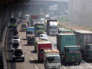Ada Kecelakaan di KM 49, Tol Cikampek Arah Jakarta Macet 3 Kilometer