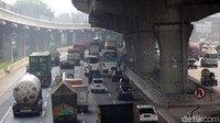 PT Jasa Marga (Persero) Tbk mencatat peningkatan volume lalu lintas harian rata-rata (LHR) jalan tol di seluruh Indonesia meningkat 3.03 juta kendaraan atau 17,4 persen pada September 2021.