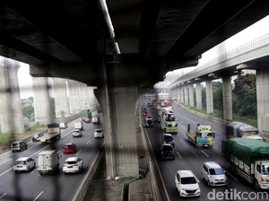 Libur Nataru 2021 Siang Ini Tol Cikampek Masih Lowong