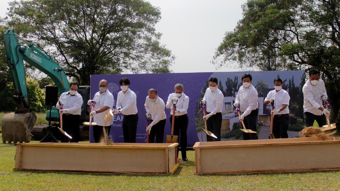 Usai dimulainya penjualan cluster pertama Shila at Sawangan, Pakuan Tbk Bersama Mitsubishi Corporation kini telah dimuali pembangunan klaster The Grove.