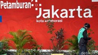 Seperti diketahui, pemerintah secara resmi telah mengumumkan bahwa PPKM Jawa-Bali masih akan diperpanjang hingga dua pekan ke depan. Meski begitu, sejumlah aturan telah disesuaikan terkait kegiatan masyarakat di tengah pemberlakuan PPKM, salah satunya pembukaan pusat kebugaran fitnes serta kembali beroperasinya bioskop. Counter makanan dan minuman dalam bioskop pun kini diizinkan beroperasi lagi, namun engan kapasitas penonton tetap 50 persen untuk daerah yang menerapkan PPKM level 1, 2, dan 3.