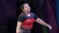Lifter Lampung Fena Yuliana meraih medali perak dengan total angkatan 197 Kg.