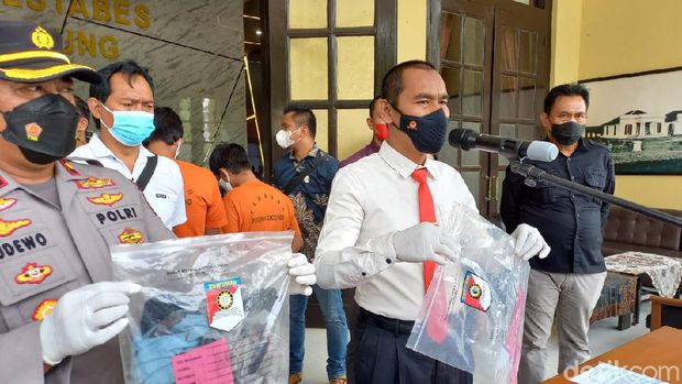 Kasus Kakak-Adik Bunuh Pria di Bandung