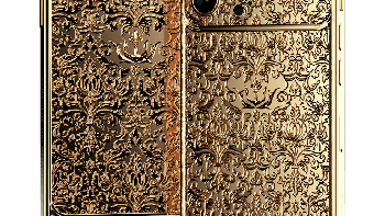 Siapa sangka gadget termurah dari koleksi ini adalah iPhone 13 Pro dan iPhone 13 Pro Max. Caviar membalut ponsel ini dengan emas murni 18 karat dan ukiran bergaya baroque. Foto: Caviar