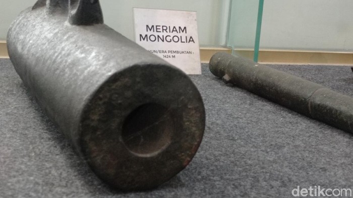 Meriam koleksi Museum Pusaka Keraton Kasepuhan Cirebon.