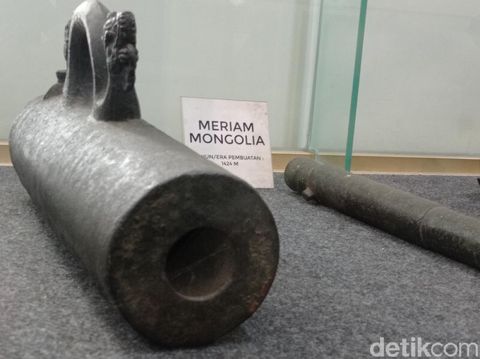 Meriam koleksi Museum Pusaka Keraton Kasepuhan Cirebon.