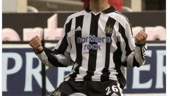 Klub Newcastle United pernah diangkat ke dalam layar lebar, mengisahkan pemain meksiko Santiago Munez jadi pemain bintang. Foto: Twitter