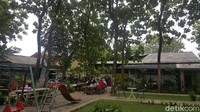 Akhir pekan bisa nih berkunjung ke Pabrik Tahu Na Po Tet. Pabrik tahu ini berada di Jalan Tekukur 10 No 2, RW 8, Bakti Jaya, Kecamatan Setu, Kota Tangerang Selatan.