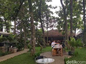 Wisata di Tangerang Selatan, Makan Enak di Pabrik Tahu Tertua yang Asri