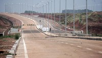 Kementerian Pekerjaan Umum dan Perumahan Rakyat (PUPR) melalui Ditjen Bina Marga membangun infrastruktur jalan KITB sepanjang 50 kilometer secara multi years contract (MYC) pada 2020-2022.
