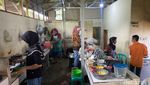 Makan Ayam Kampung Bakar dan Sambal Dadak khas Ibu Ubed di Bogor