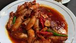 Makan Ayam Kampung Bakar dan Sambal Dadak khas Ibu Ubed di Bogor