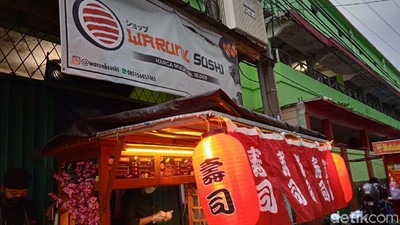 Oishi! Mantan Chef Ini Jualan Sushi Kaki Lima Rp10 Ribuan