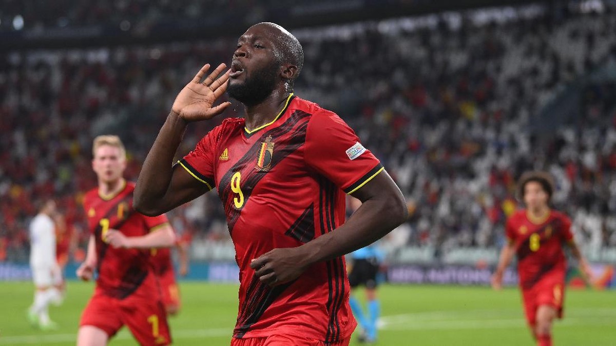 Lukaku akan absen melawan Italia. Foto: Getty Images/Laurence Griffiths