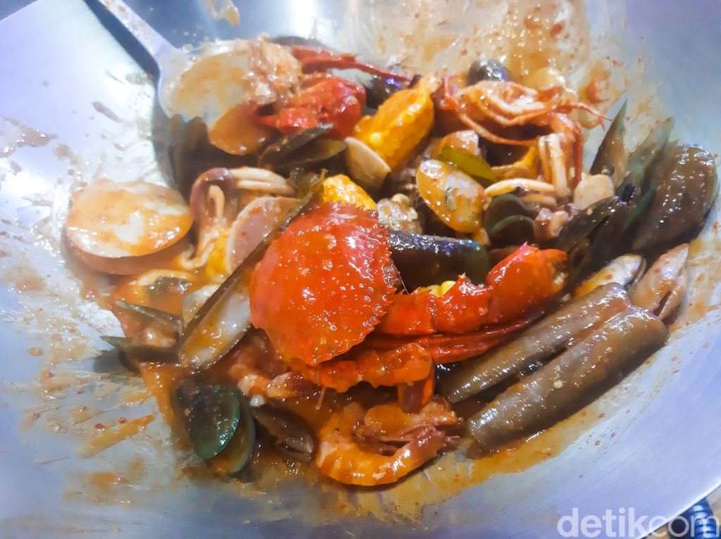 Seafood Bang Bey, seafood gerobakan populer di Bekasi