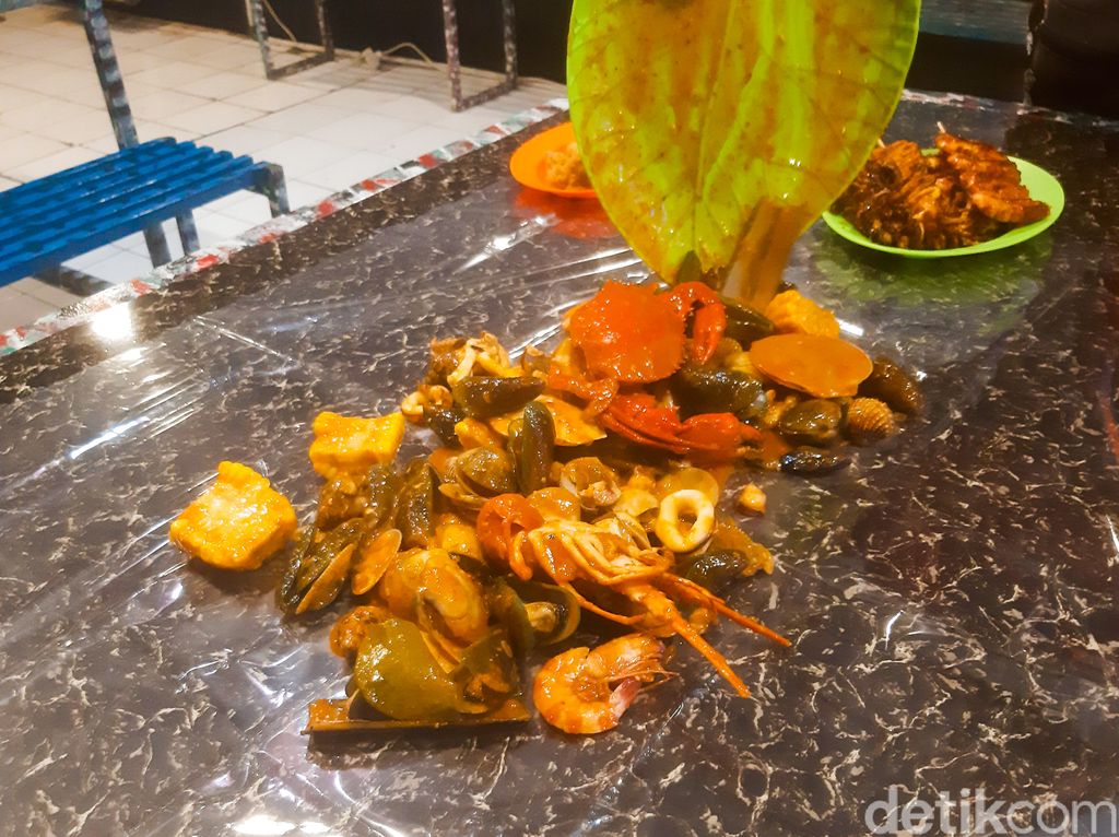 Seafood Bang Bey, seafood gerobakan populer di Bekasi