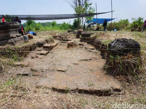 BPCB Jatim mengekskavasi Situs Watu Kucur di Jombang. Tempat penggalian arkeologi tersebut dulunya merupakan punden yang dikeramatkan warga setempat.