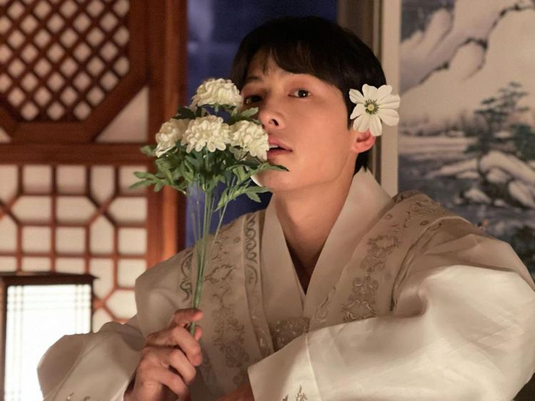Song Joong Ki di Belakang Layar BIFF 2021, Usia 36 Rasa 22 Tahun