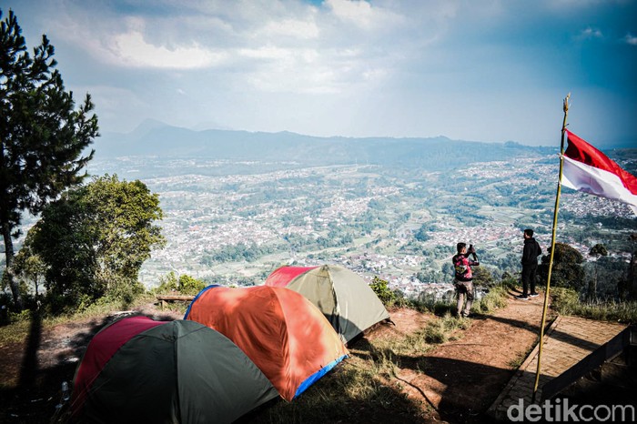 Tempat kemping di Lembang
