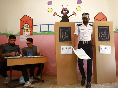 Tentara dan Polisi Nyoblos Duluan dalam Pemilu Irak