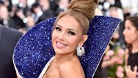 Meski begitu, ia tidak meninggalkan nama besarnya sebagai aktris. (Foto: Instagram Thalia)