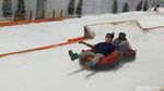 Potret Hari Pertama Trans Snow World Bekasi Buka Lagi