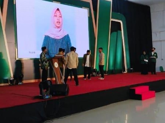 Universitas Islam Negeri Tulungagung berhasil membuat kompilasi video orasi kebangsaan berdurasi 78 jam